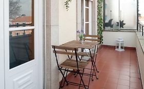 Apartment With Balcony In The Square
