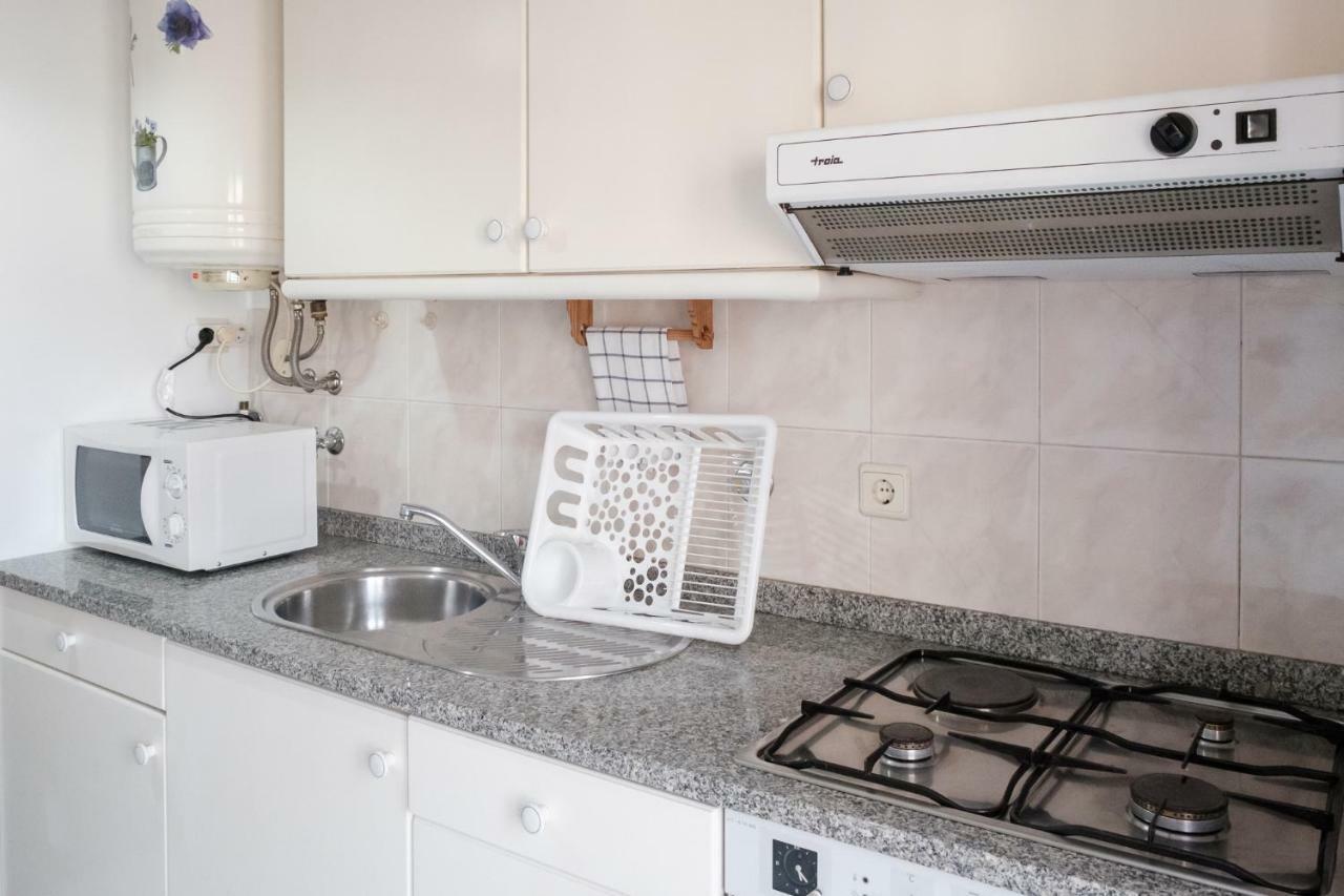 Apartment With Balcony In The Square Porto Exterior photo